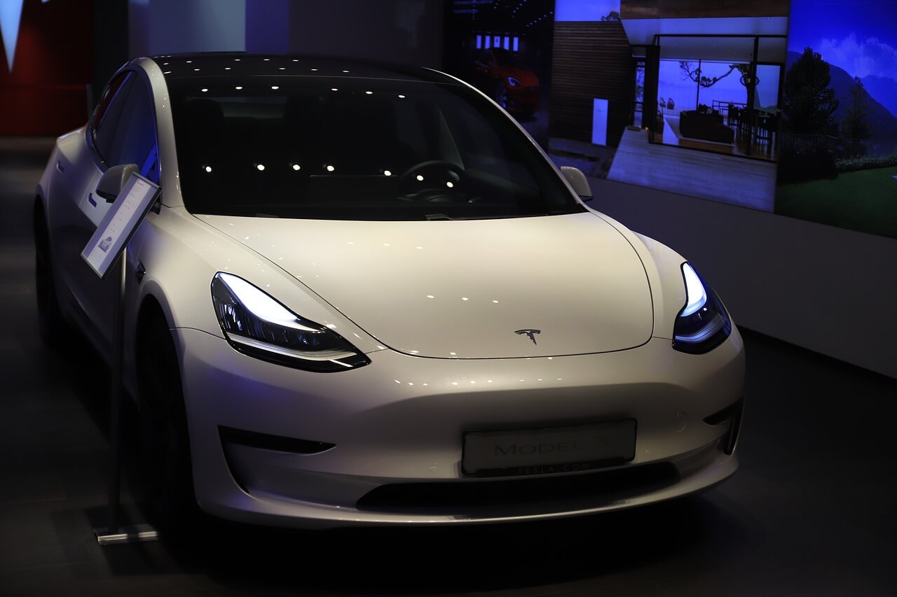 Tesla ternary lithium battery electric vehicle