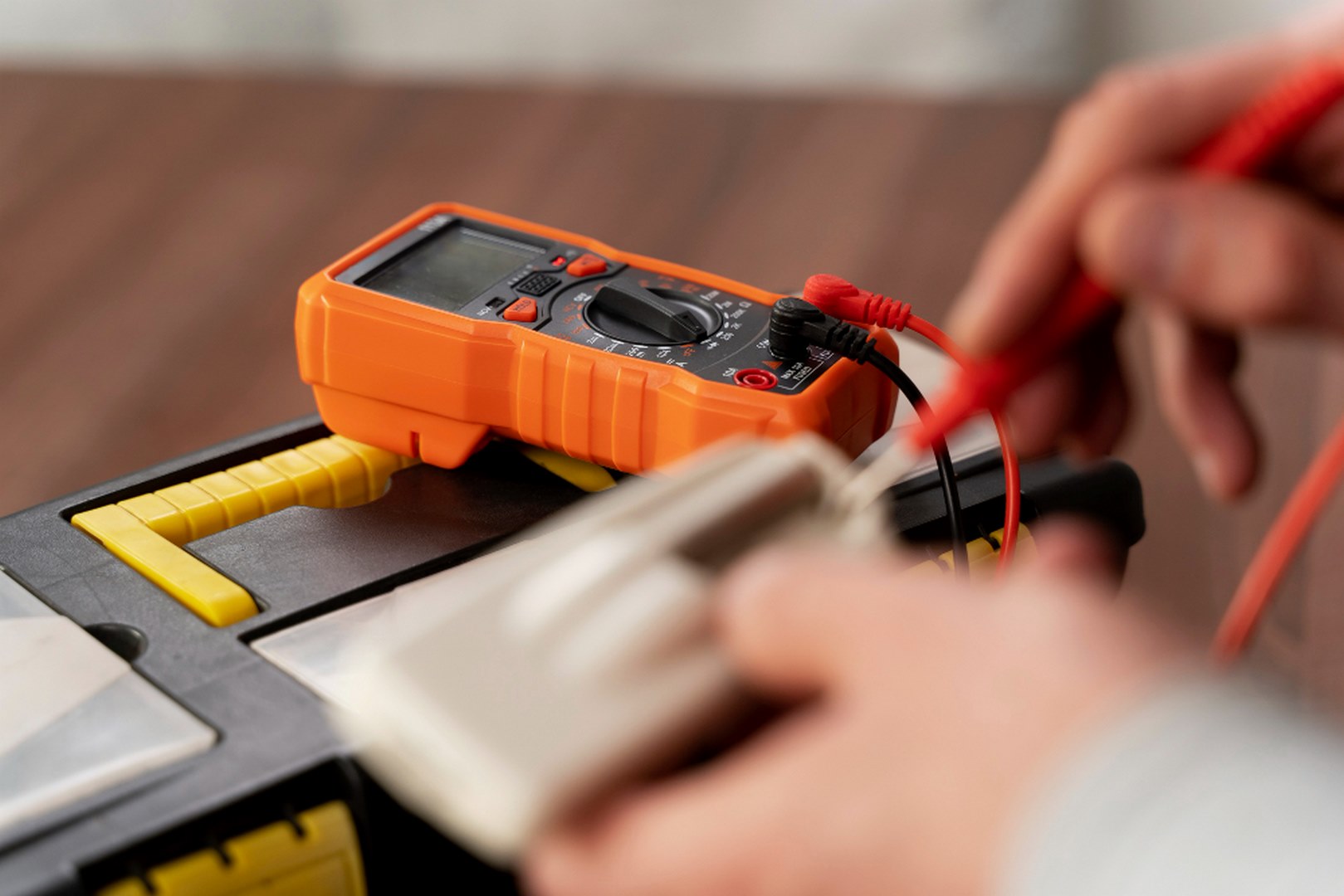 electrical - How can I figure out cordless drill terminal polarities? -  Home Improvement Stack Exchange